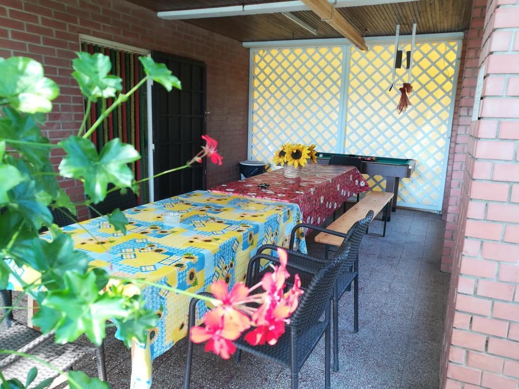 Tiszavirag Nyaralohaz Villa Szeged Buitenkant foto