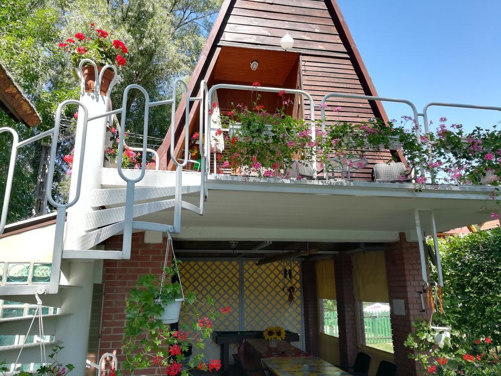 Tiszavirag Nyaralohaz Villa Szeged Buitenkant foto